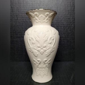 Lenox Georgian Medium Vase #11051701